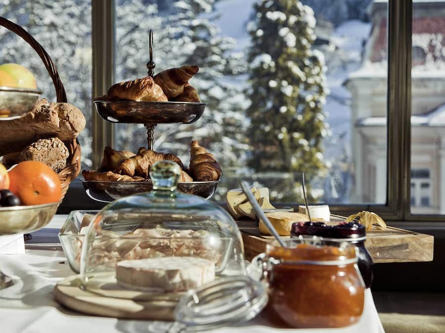 Desayuno buffet todos los dĂas (con cargo)