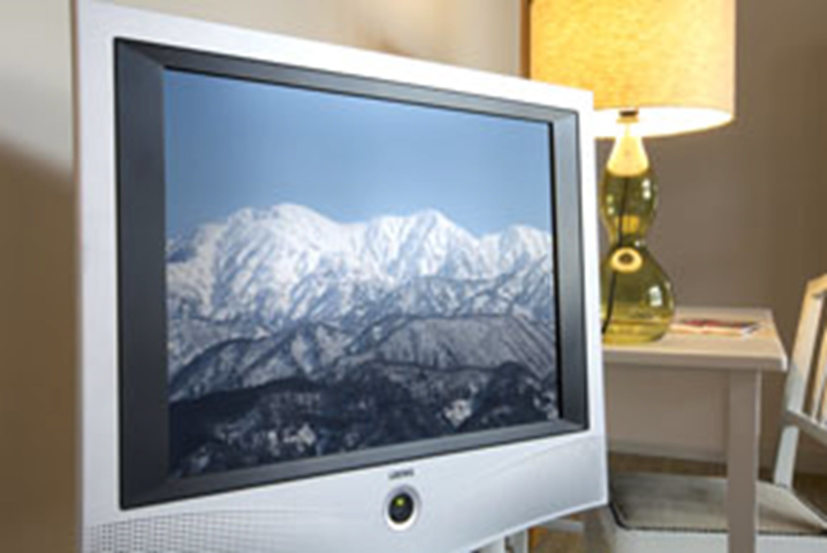 superior single room, balcony | in-room safe, individually decorated, individually furnished, desk