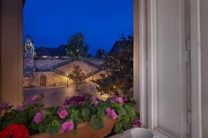 Charles Bridge View Suite | In-room safe, free WiFi, bed sheets - Hotel At the Golden Scissors (Prague)
