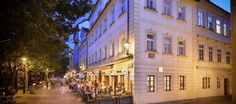 Hotel At the Golden Scissors