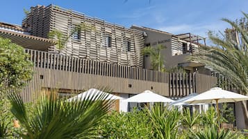 Fachada da propriedade