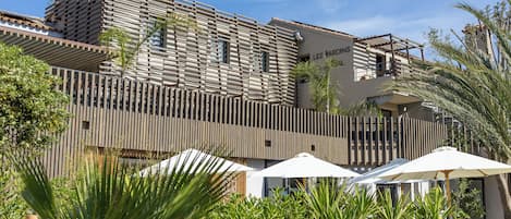 Fachada de la propiedad