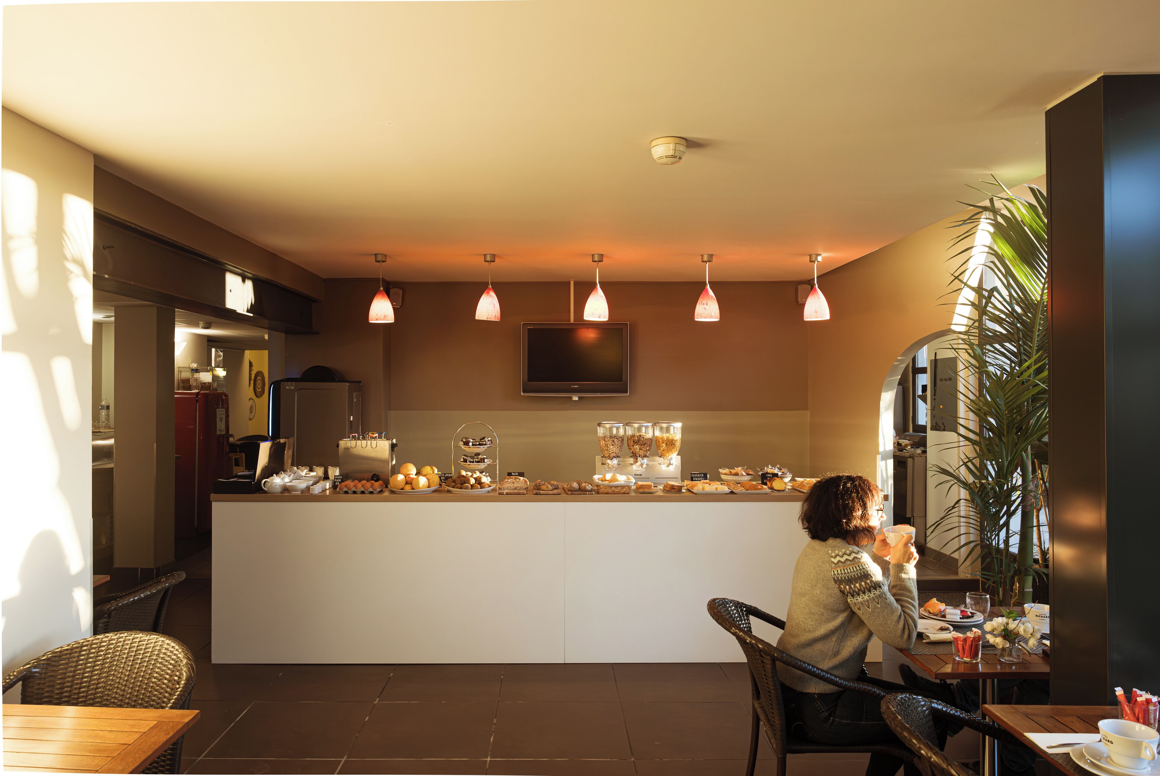 daily buffet breakfast (eur 16.00 per person)