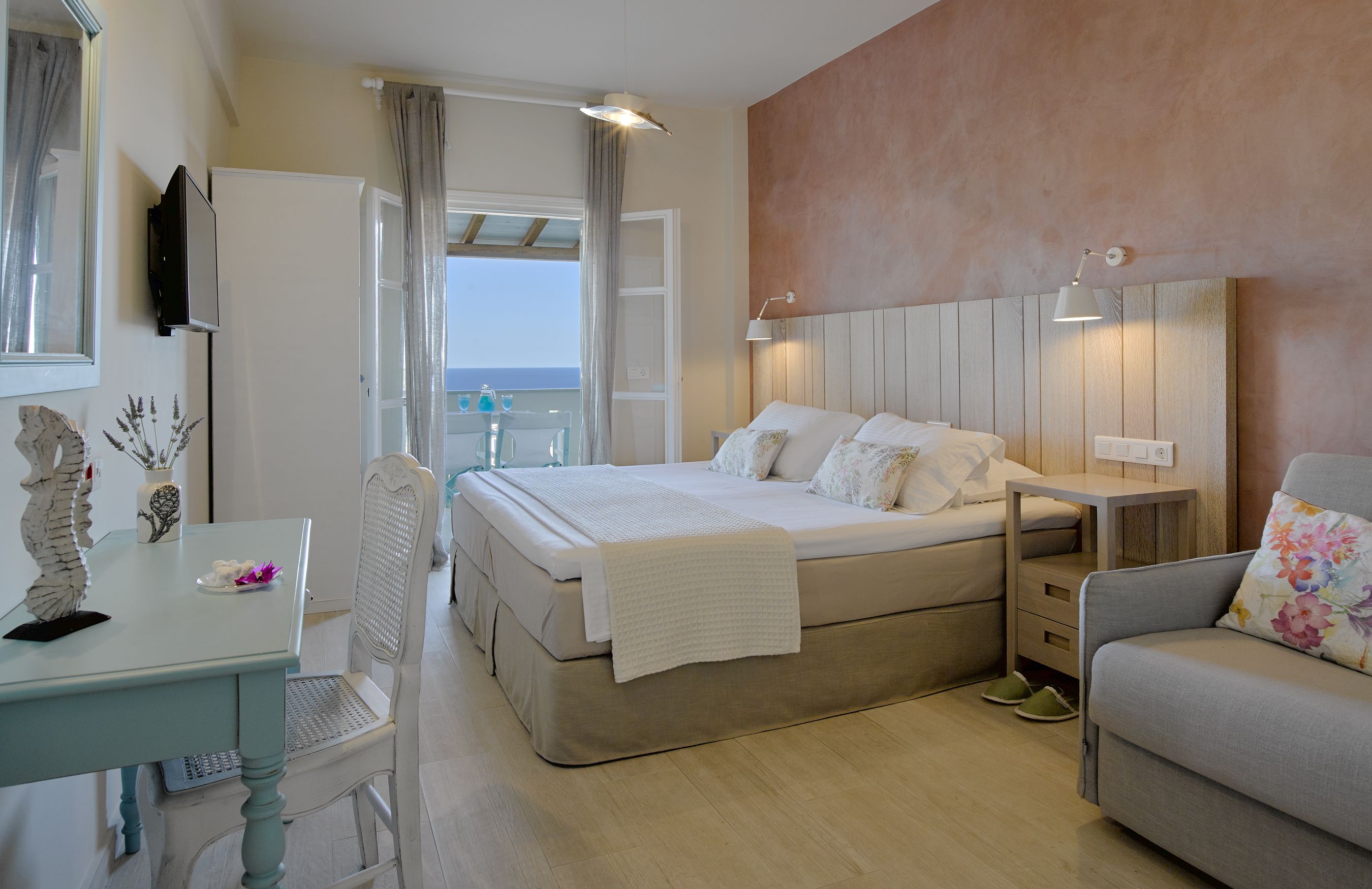 Estúdio luxo, vista para o mar | Roupas de cama premium, edredons de pluma, escrivaninha