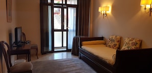 1 bedroom, in-room safe, blackout drapes, free WiFi