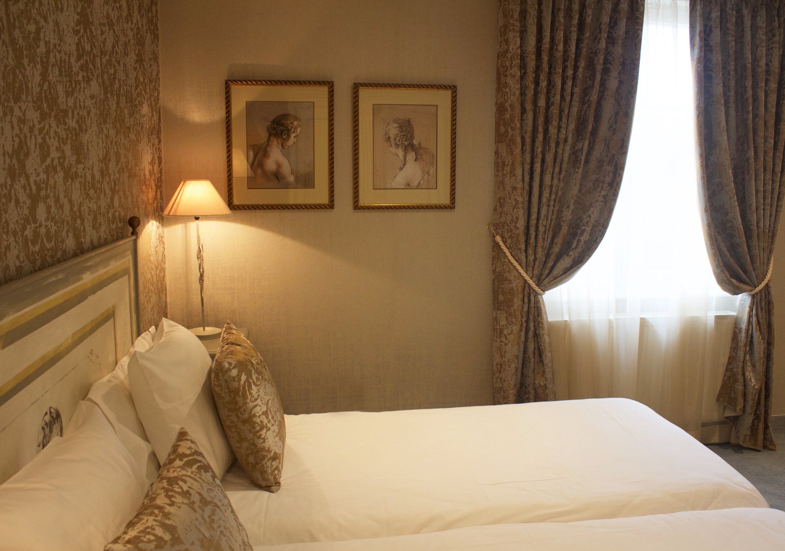 exclusive double room | desk, blackout curtains, soundproofing, free cots/infant beds