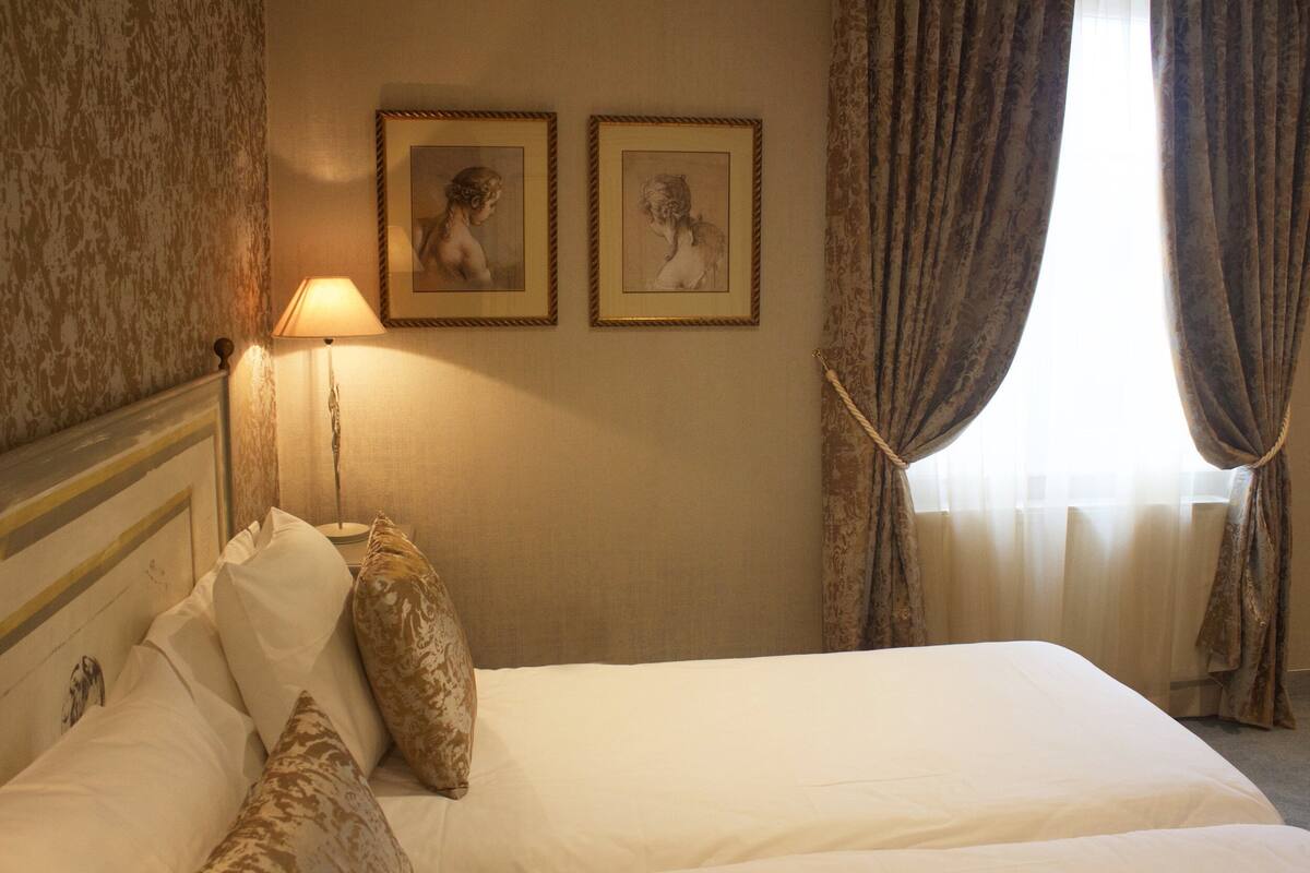 exclusive double room | desk, blackout curtains, soundproofing, free cots/infant beds