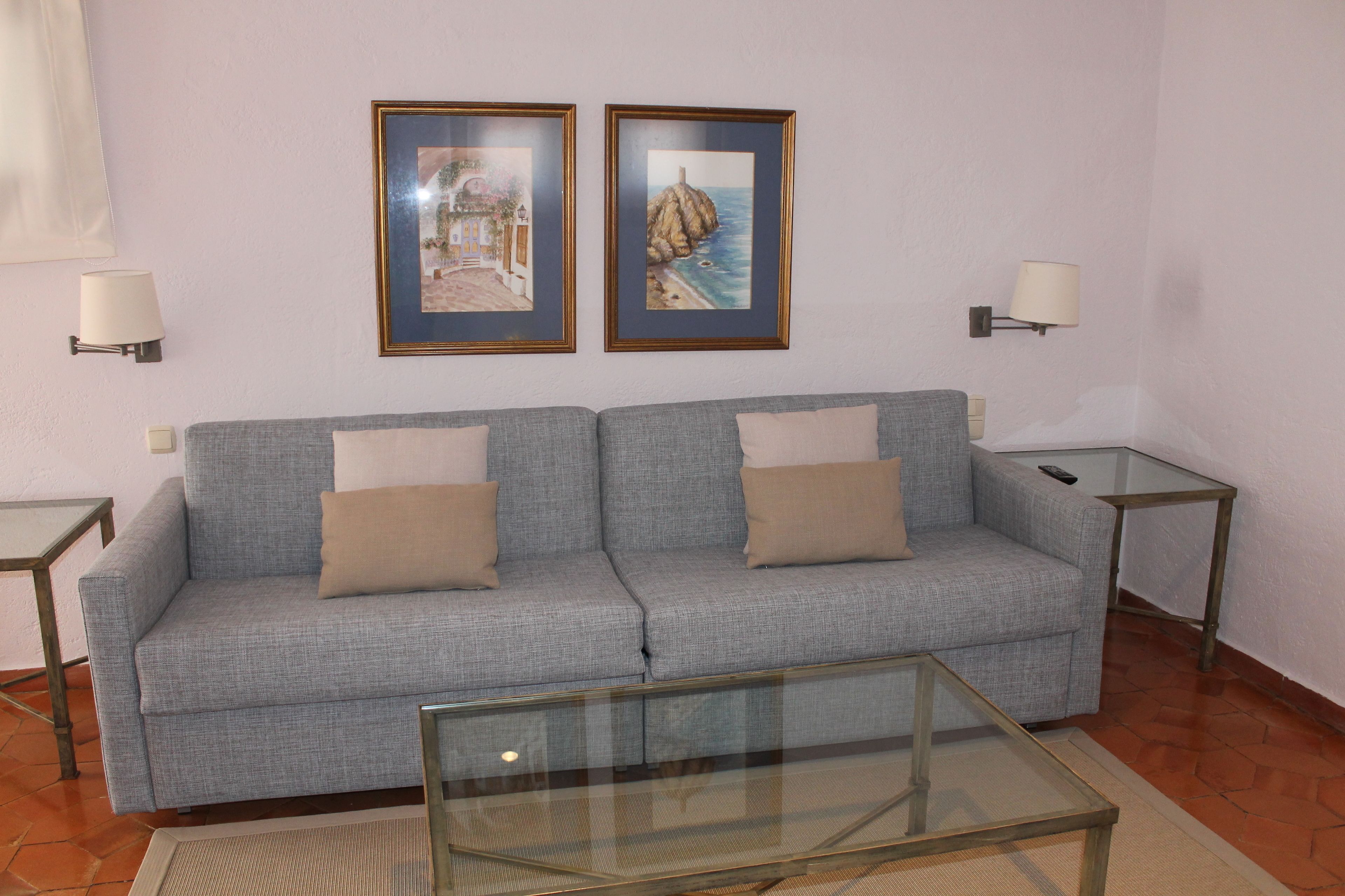 20-inch flat-screen tv with satellite channels, tv