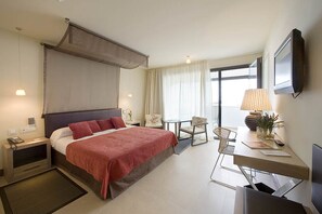 Minibar, Zimmersafe, Schreibtisch, schallisolierte Zimmer