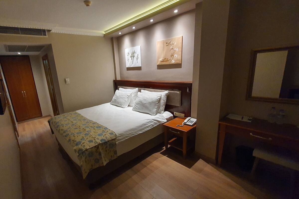 高級寢具、Select Comfort 床墊、迷你吧、客房內保險箱