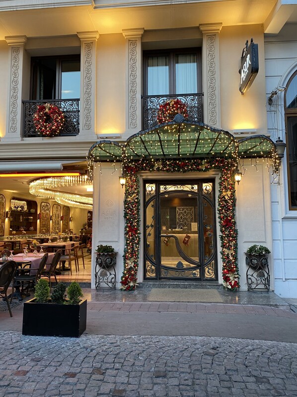 Façana frontal de l'allotjament