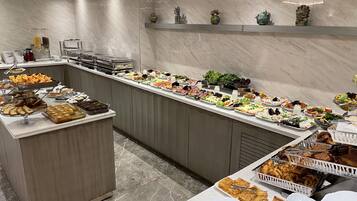 Tägliches inbegriffenes Frühstücksbuffet