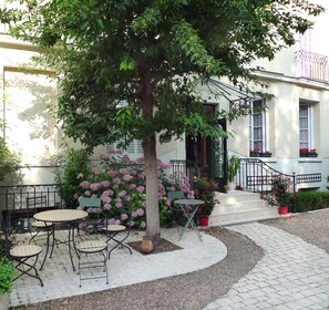 Exterior - Hôtel du Manoir (Tours)