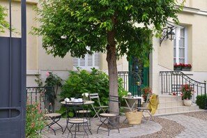 Terrace/patio - Hôtel du Manoir (Tours)