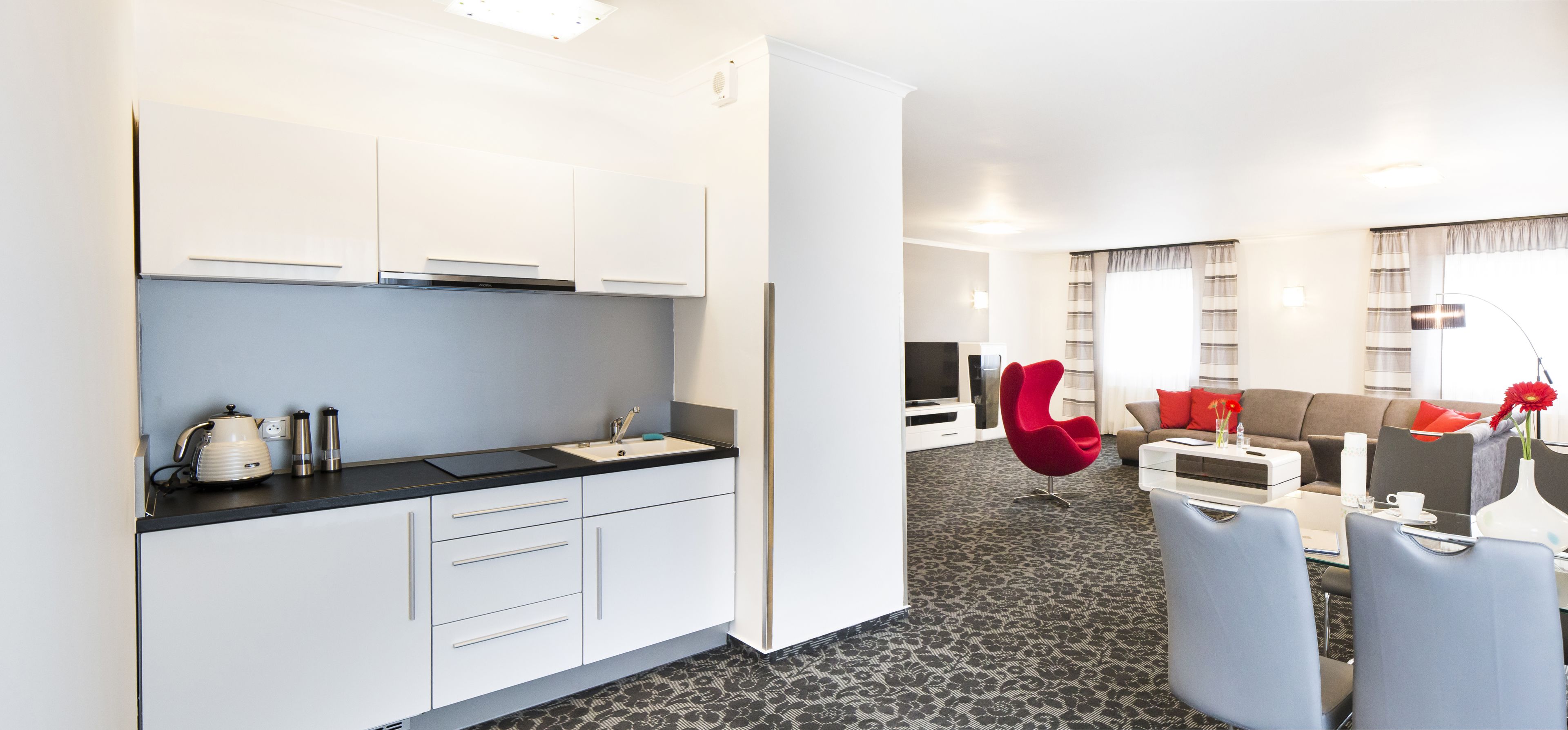 grand suite | private kitchen | mini-fridge