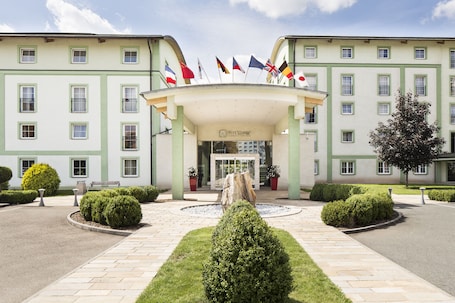 Porche. Parkhotel and Congress Center Pilsen