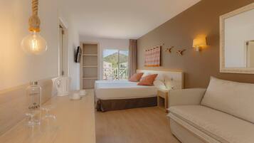 Superior tweepersoonskamer, balkon | Een bureau, verduisterende gordijnen, gratis wifi, beddengoed