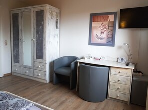 Habitación (small double room) | Servicio de la habitación