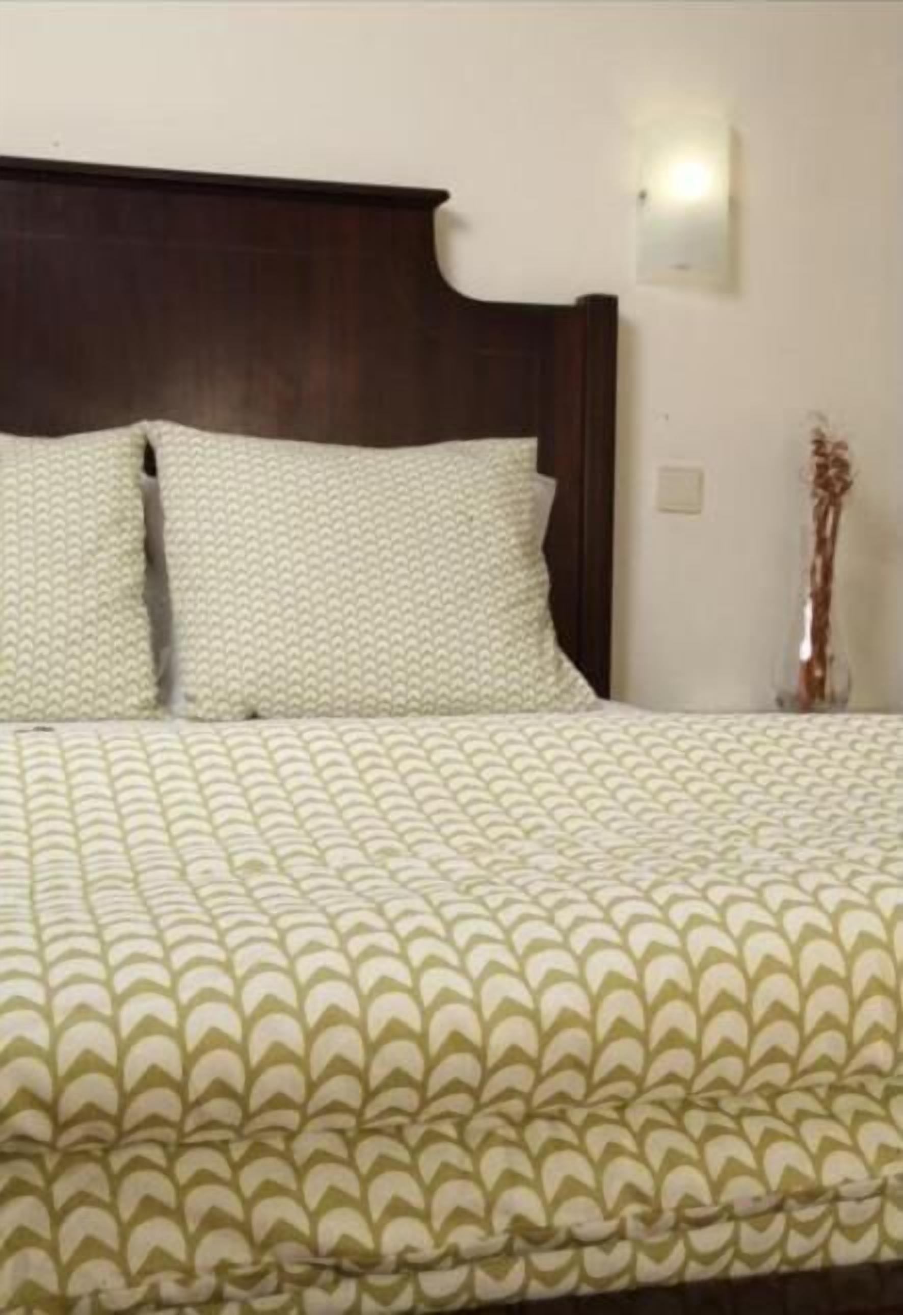 single room | free wifi, bed sheets