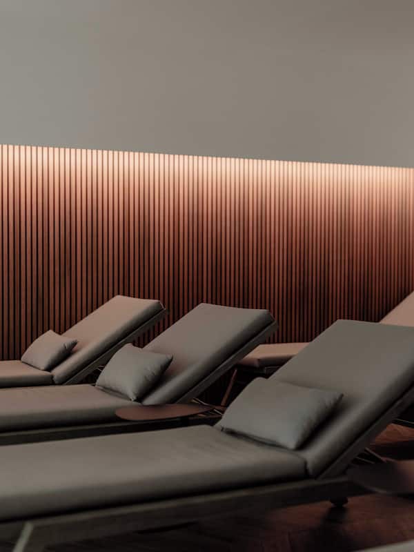 Sauna, hot tub, steam room, Turkish bath, body treatments, hydrotherapy