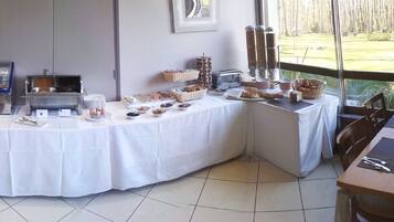 Daily buffet breakfast for a fee