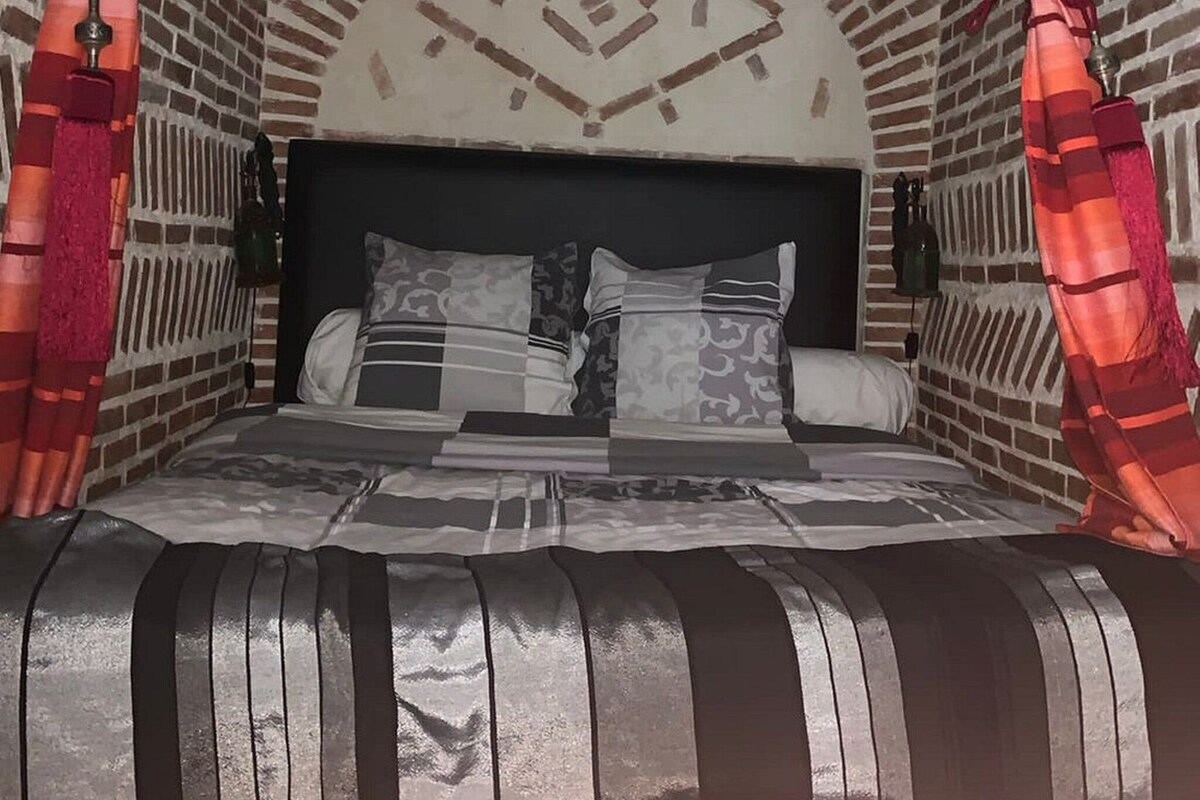 In-room safe, soundproofing, cribs (free), WiFi (free)