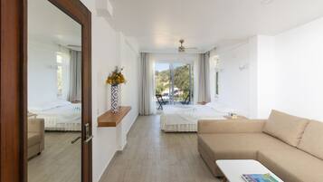 Deluxe Room, 1 Queen Bed with Sofa bed, Partial Sea View