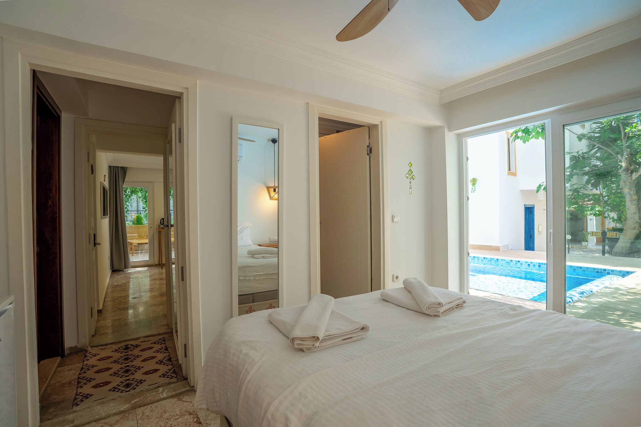 Small Room | Caja fuerte, wifi gratis, ropa de cama