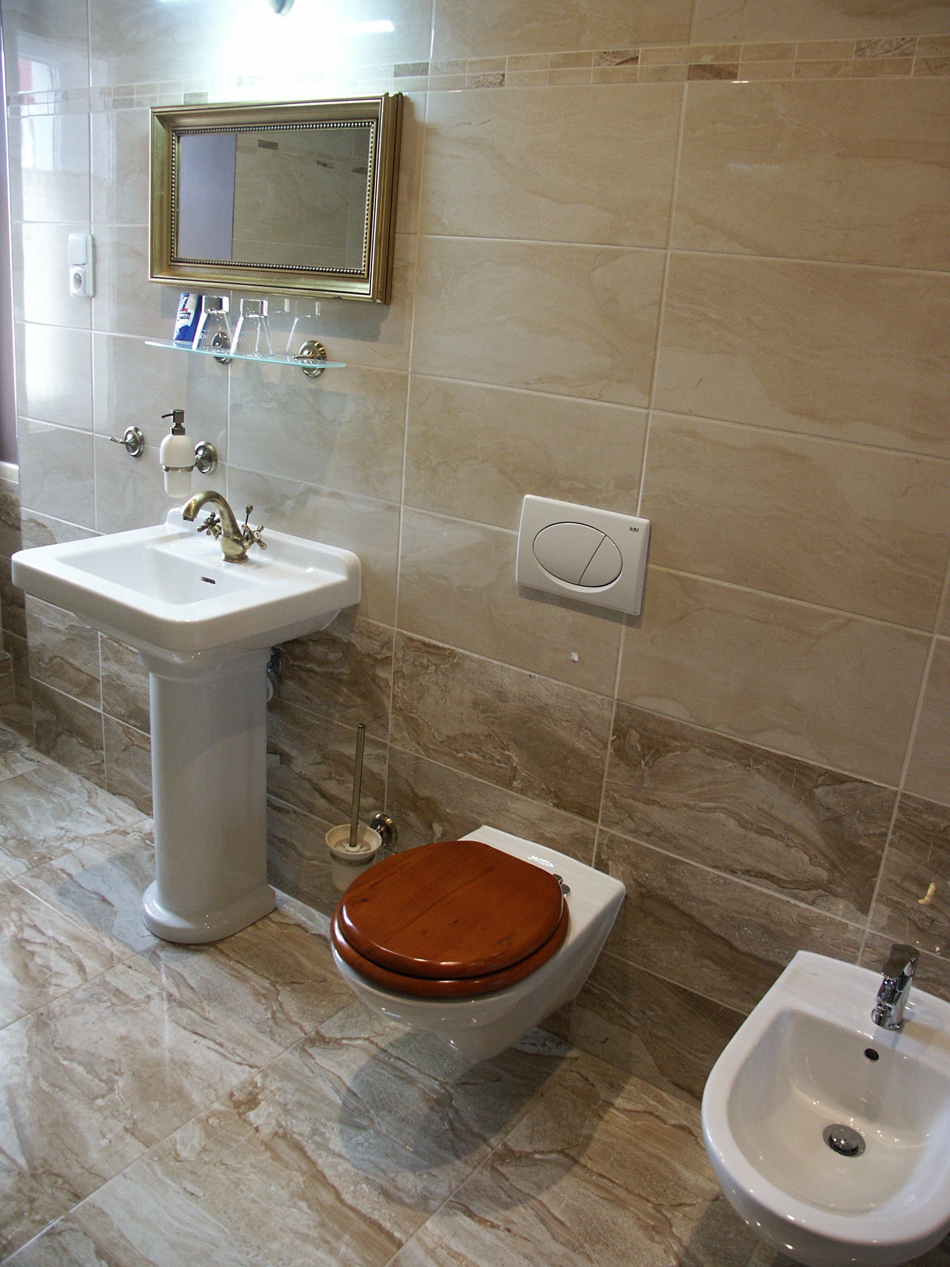 double room | bathroom | free toiletries, hair dryer, bathrobes, towels