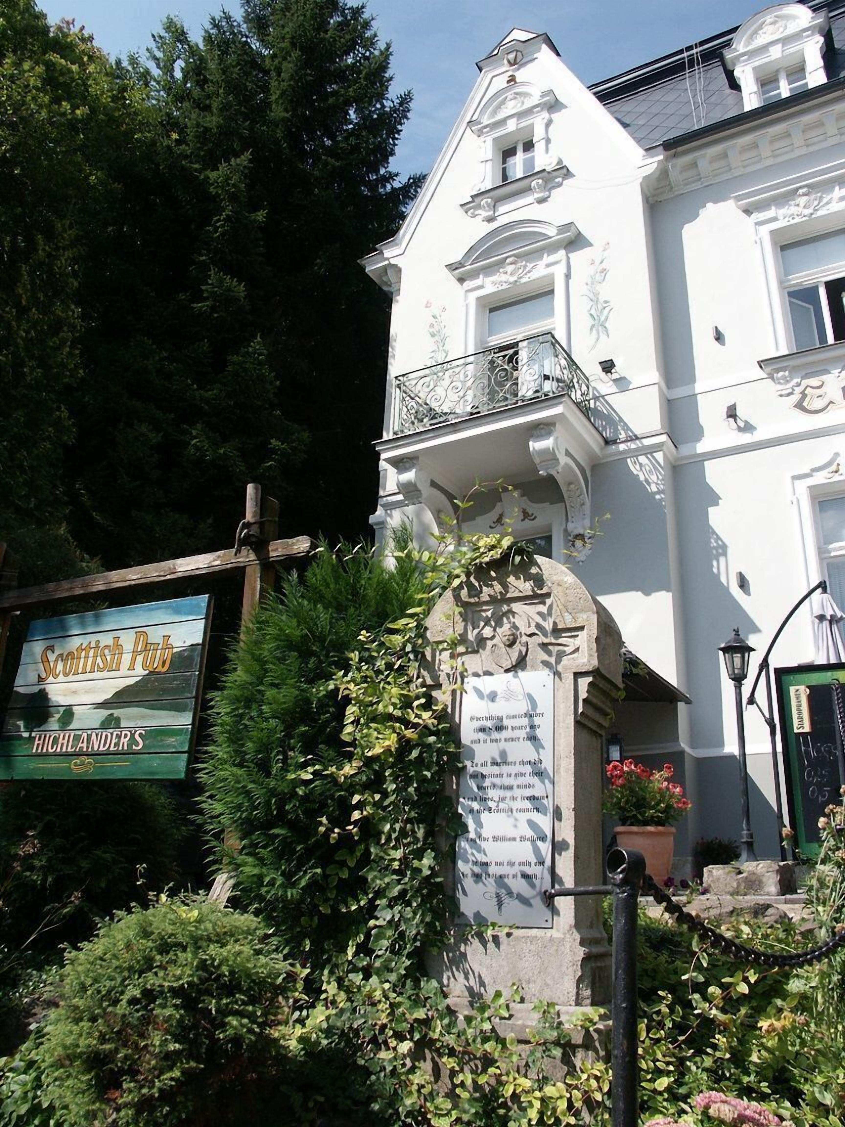 Front of property - evening/night