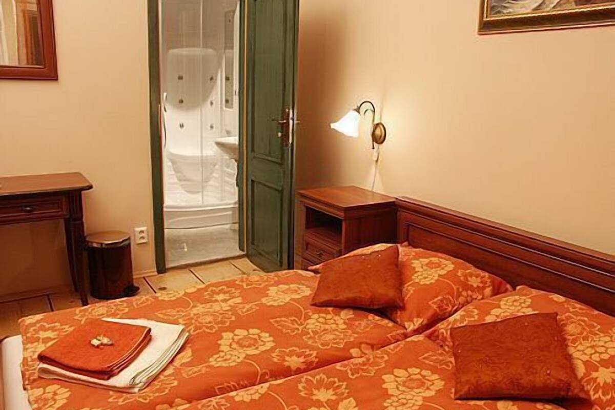 minibar, in-room safe, desk, rollaway beds