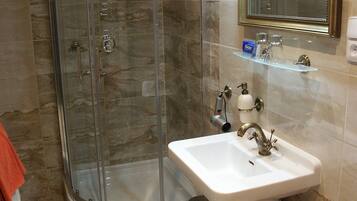 Double Room | Bathroom