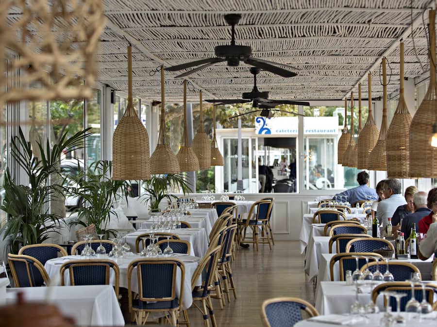 Lunch and dinner served, Mediterranean cuisine