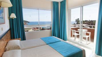 Een bureau, gratis wifi, beddengoed