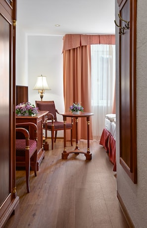 Double Room | Down comforters, in-room safe, desk, blackout drapes