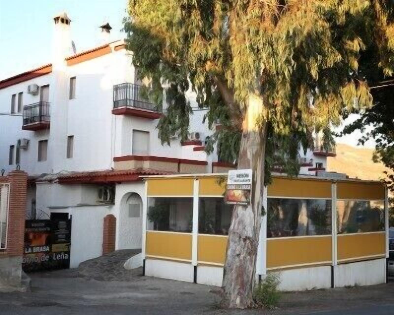 triple room | individually furnished, desk, blackout curtains, iron/ironing board