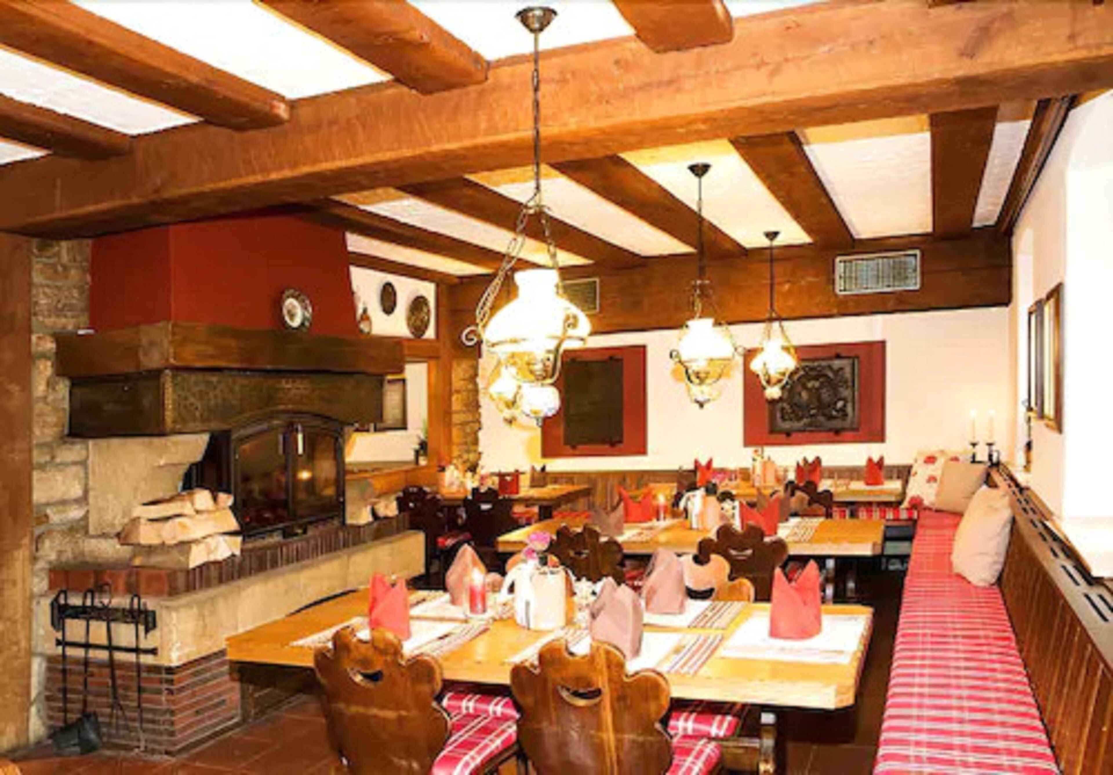 breakfast, lunch, dinner served; al fresco dining