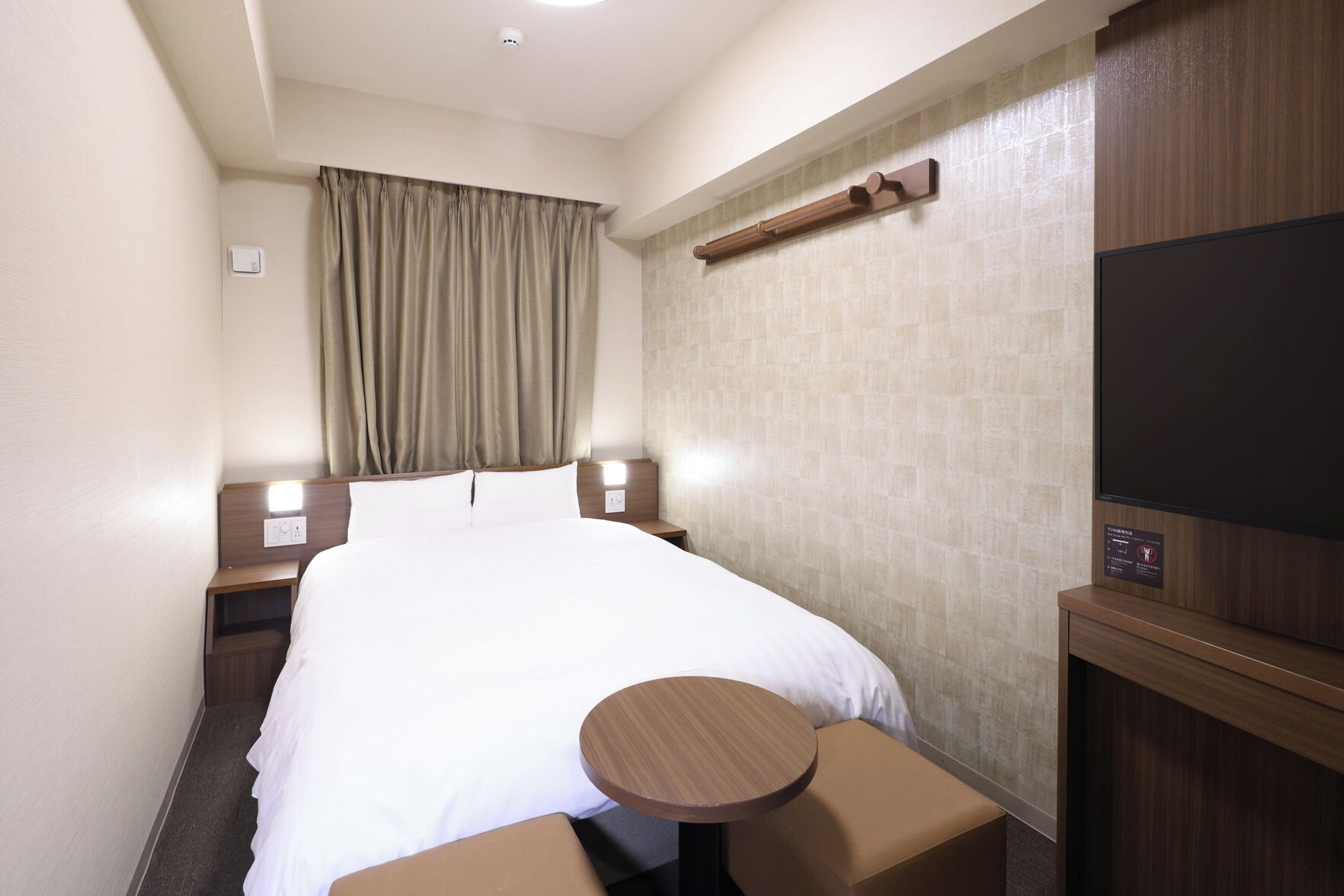 Down comforters, in-room safe, desk, laptop workspace