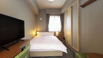 Edredons de pluma, cofres nos quartos, escrivaninha