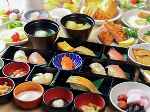 Desayuno buffet (JPY 2000 por persona)