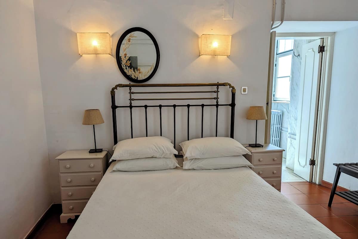 Double Room | Minibar, in-room safe, desk, free WiFi