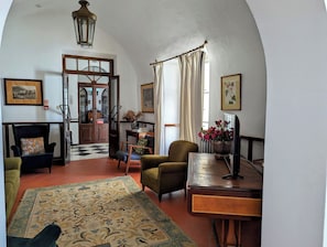 TV - Hotel Solar De Monfalim (Évora)