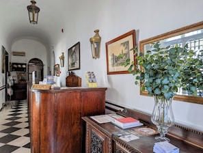 Reception - Hotel Solar De Monfalim (Évora)