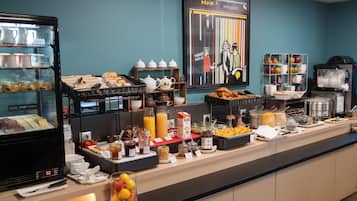Petit déjeuner buffet servi tous les jours en supplément