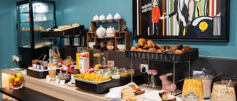 Daily buffet breakfast (EUR 14.90 per person)