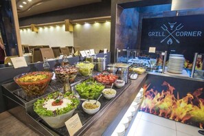 Frukost, lunch och middag serveras