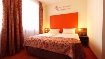 Comfort Double Room | Down duvets, pillow-top beds, in-room safe, desk