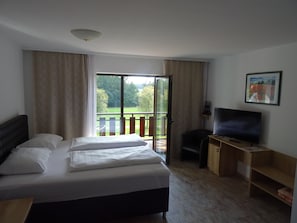 Quadruple Room, Balcony - Apparthotel Alte Innbruecke (Neuhaus am Inn)