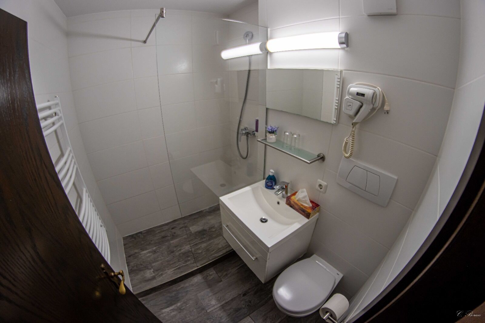 family quadruple room, 1 bedroom, non smoking | bathroom | shower, hair dryer, towels