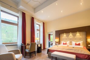 Suite | Minibar, in-room safe, desk, free WiFi - Boutique Hotel Villa Melsheimer (Reil)